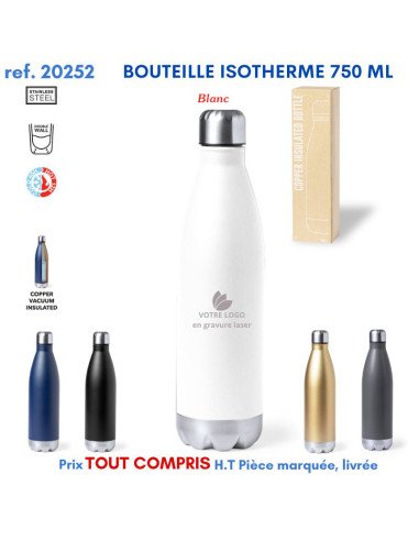 Un mug ou gourde isotherme blanc prêt à être gravé, entourée de petites bouteilles colorées et d’un emballage beige sur fond